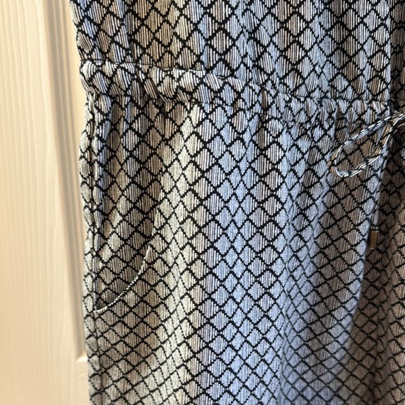 Banana Republic Factory Sleeveless Romper - Picture 5 of 8